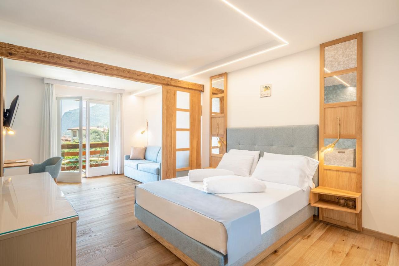 Hotel Caravel ลีโมเนซุลการ์ดา ภายนอก รูปภาพ
