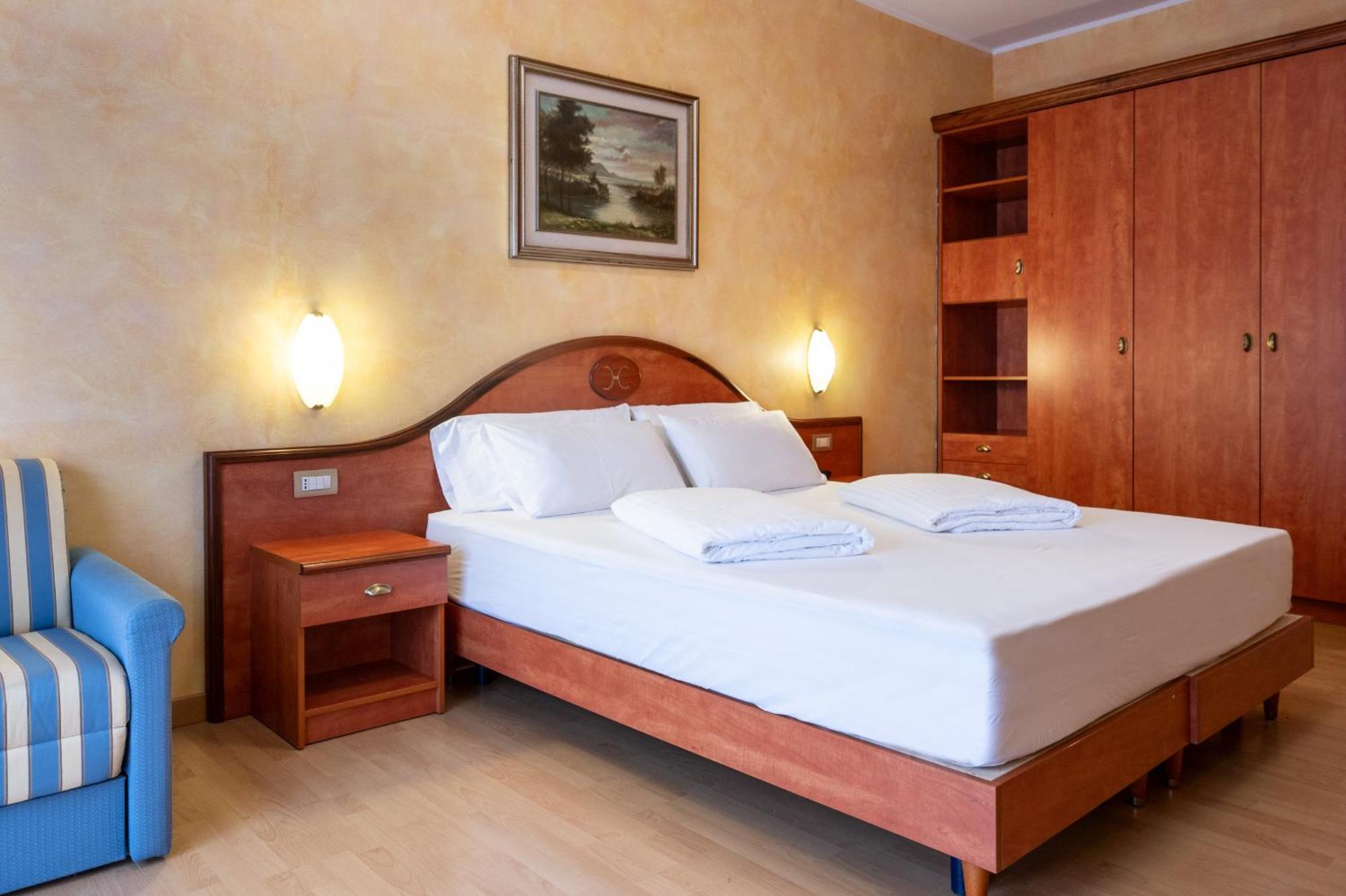 Hotel Caravel ลีโมเนซุลการ์ดา ภายนอก รูปภาพ